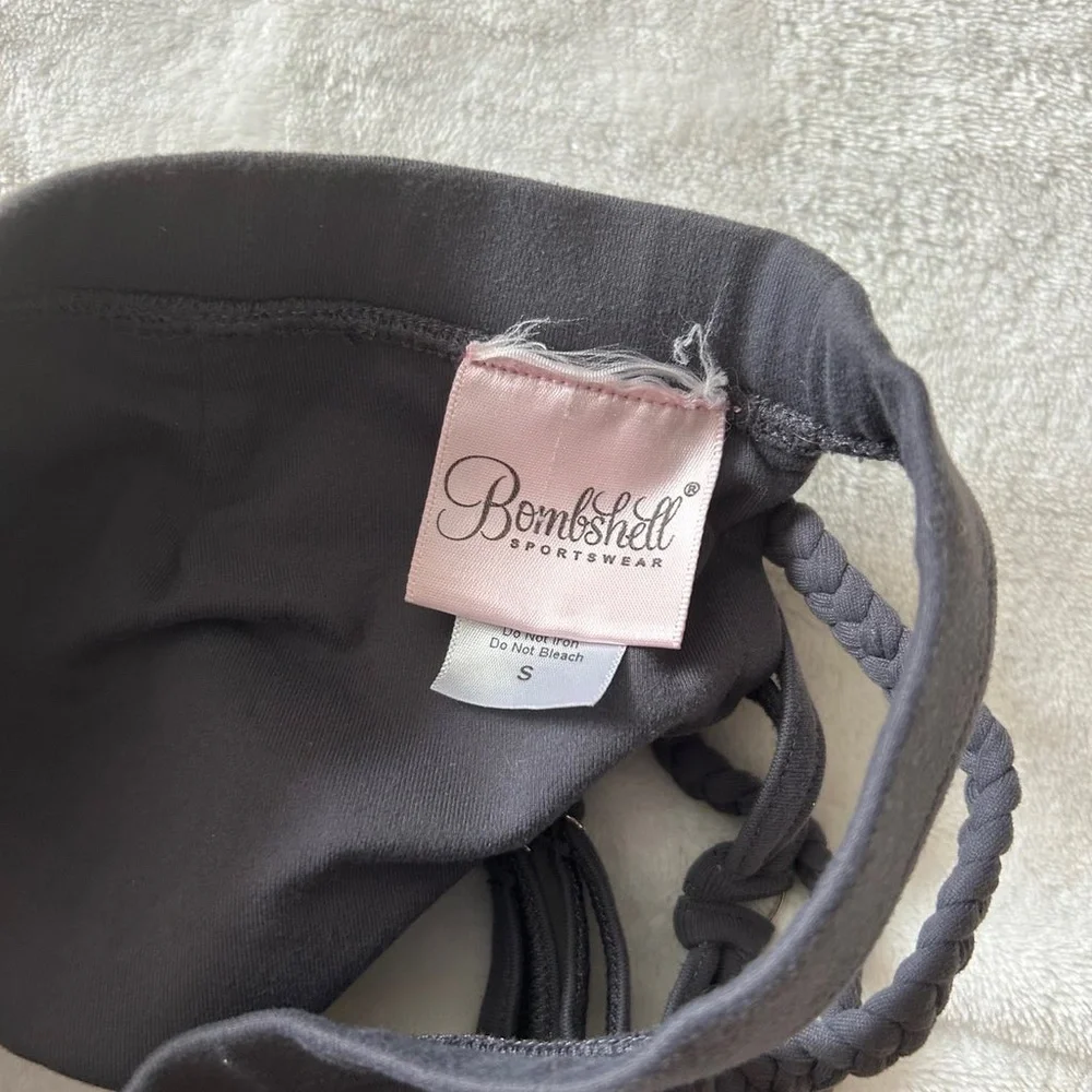 Bombshell Sportswear Sports Bra Tickle Back - Picture 4 of 4